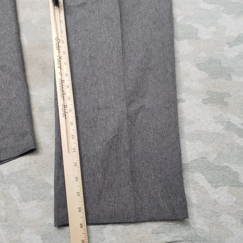 VTG Levi's Strauss & Co. Pants Mens 38x32 Gray Pockets Flat Front